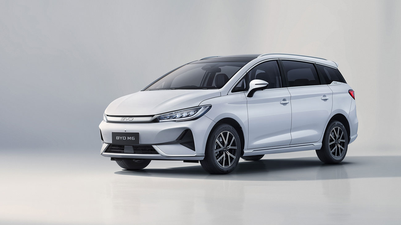 BYD M6